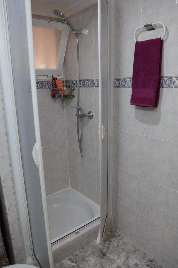 Cozy Apartment Just 8 Min Walk From The Beach! Бенидорм Екстериор снимка